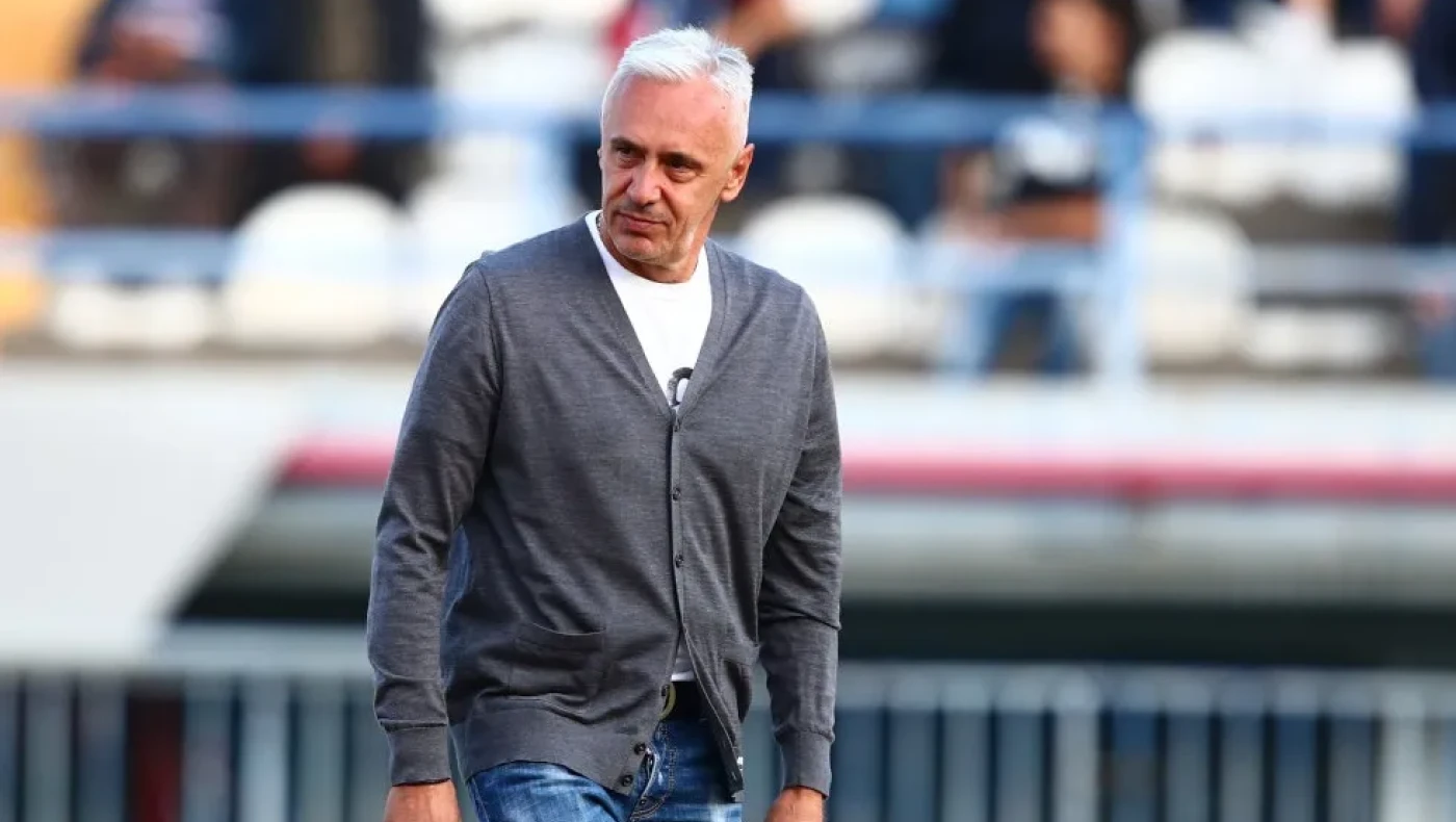 Χαραλαμπίδης: «Τρομερό μυαλό ο Σβαμπ, απίστευτο ταλέντο ο Κωνσταντέλιας»