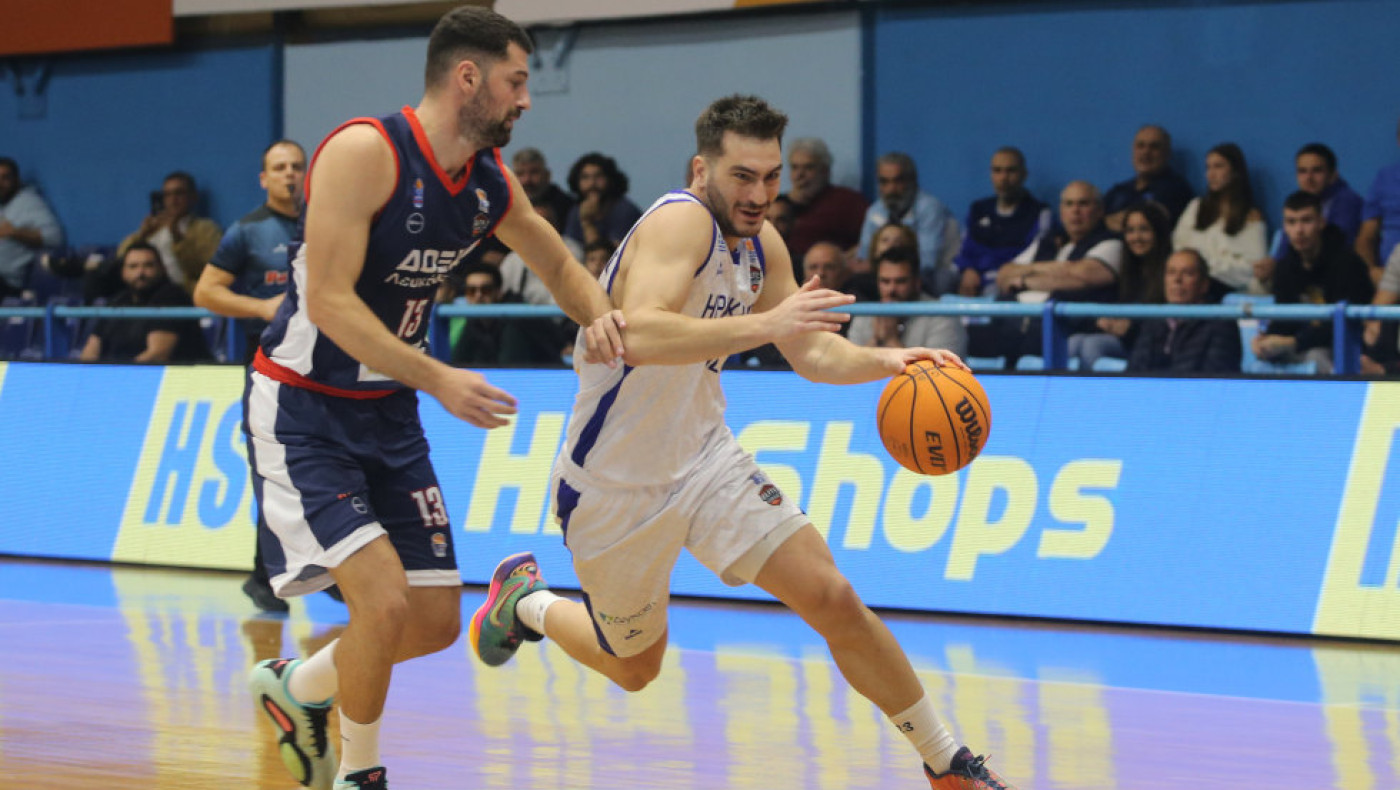 Οι διαιτητές αποχώρησαν από το Ηρακλής-Δόξα Λευκάδας, ζήτησαν την εκκένωση του γηπέδου