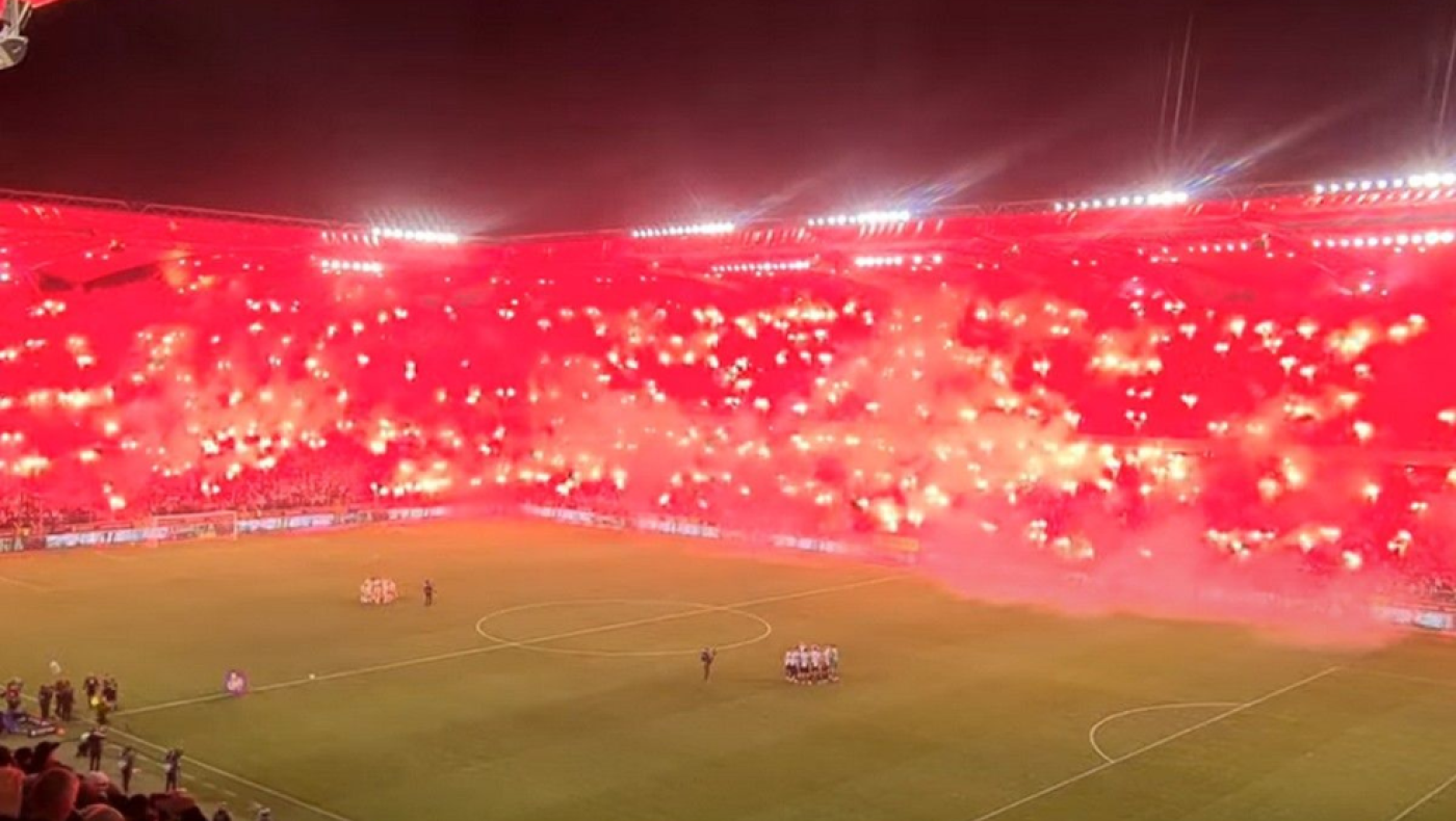 Απίστευτη ατμόσφαιρα από τους οπαδούς της Λέγκια με 800 πυρσούς πριν το ντέρμπι με την Βίτζεβ Λοτζ