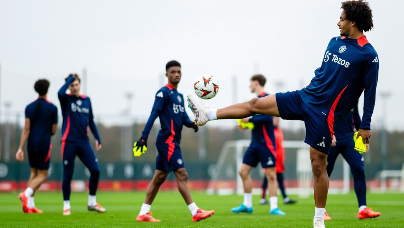 Οι 25 της Γιουνάιτεντ στην τελευταία προπόνηση για ΠΑΟΚ