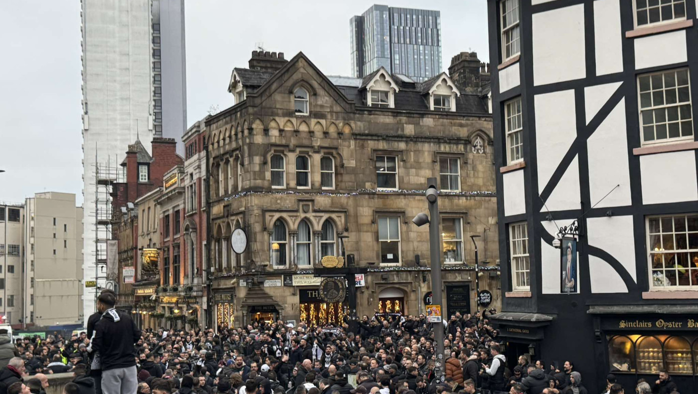 Το Μάντσεστερ είναι ασπρόμαυρο, πάρτι από τους ΠΑΟΚτσήδες (vids)