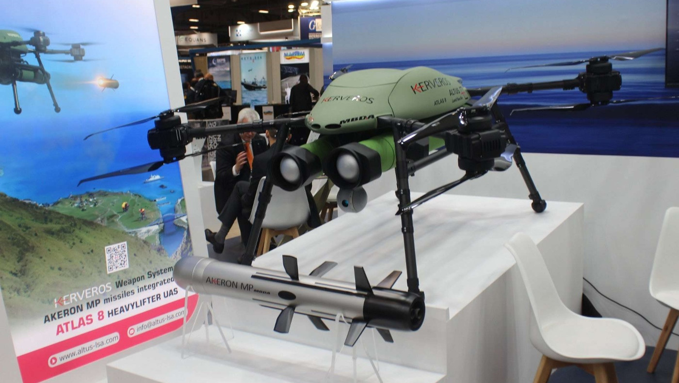 Η ελληνική Altus LSA παρουσίασε το UAV Atlas-8H Κέρβερος με αντιαρματικούς πυραύλους Akeron-MP