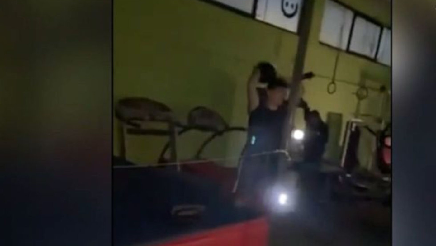 Προπόνηση στο σκοτάδι: «Δες πώς χτίζονται Ολυμπιονίκες... Αυτός είναι τρίτος κόσμος»