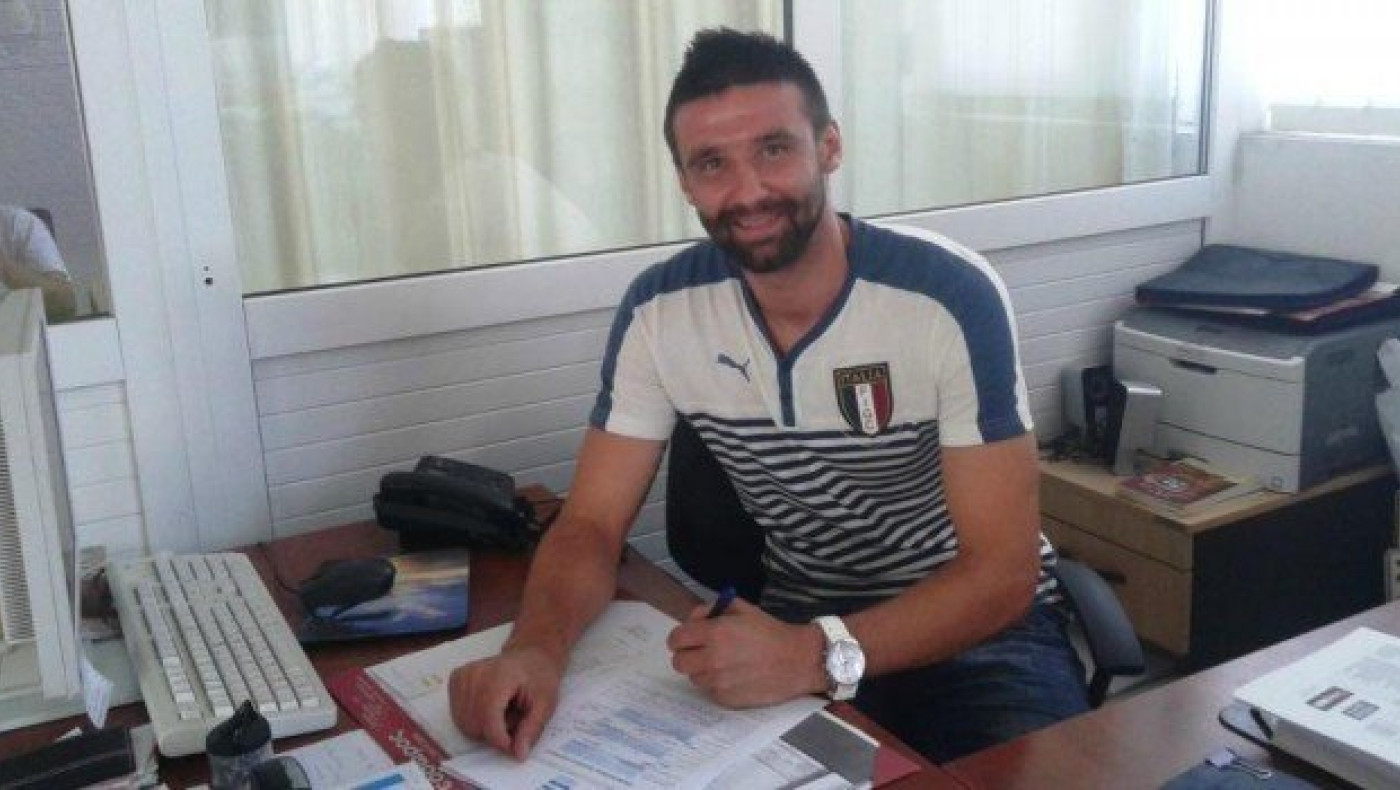 Ανακοίνωσε         Ντιμιτρόφσκι       η       Κέρκυρα