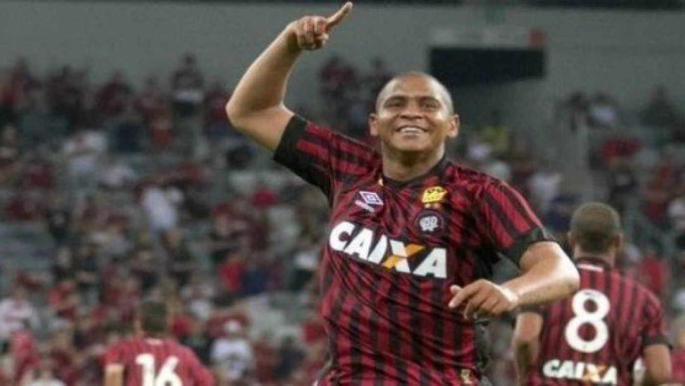 Ασος ρίσκου η Γερμανία,  άσος η Ατλ. Παραναένσε,  στο Χ η Γκοϊάς