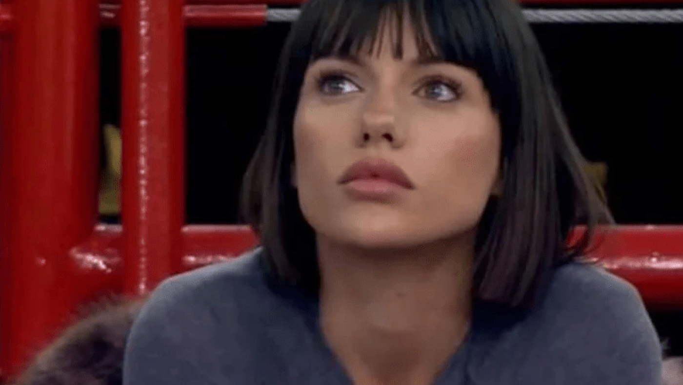 ΤΡΕΛΑΝΕ ΚΟΣΜΟ: Αυτή είναι η κοπέλα που έκλεψε την παράσταση στο ΣΕΦ!