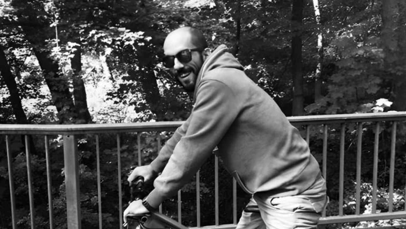 ΣΟΚ: Πέθανε στα 44 του ο ρεπόρτερ του SDNA, Κώστας Τέο