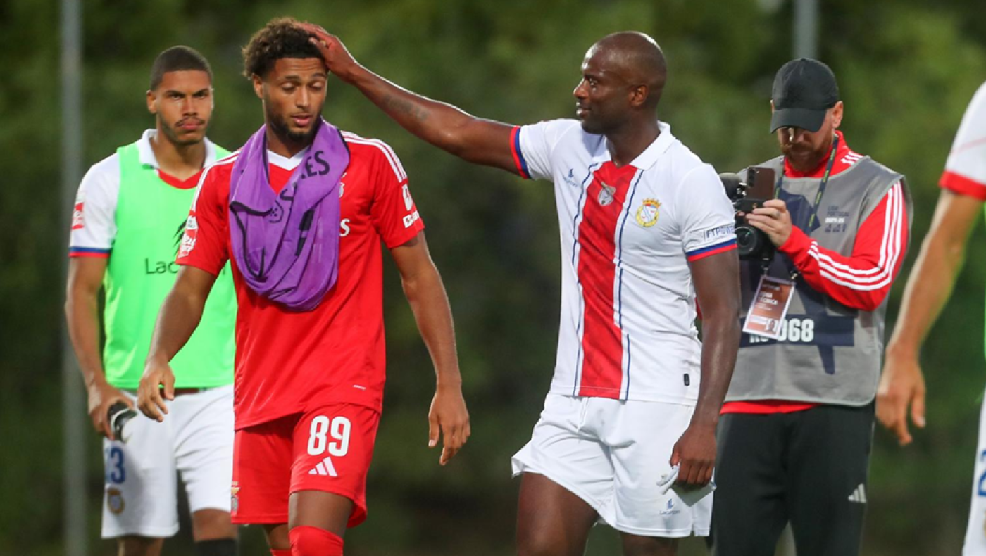 Η οικογένεια Βαρέλα στα δύο: Πατέρας VS γιος