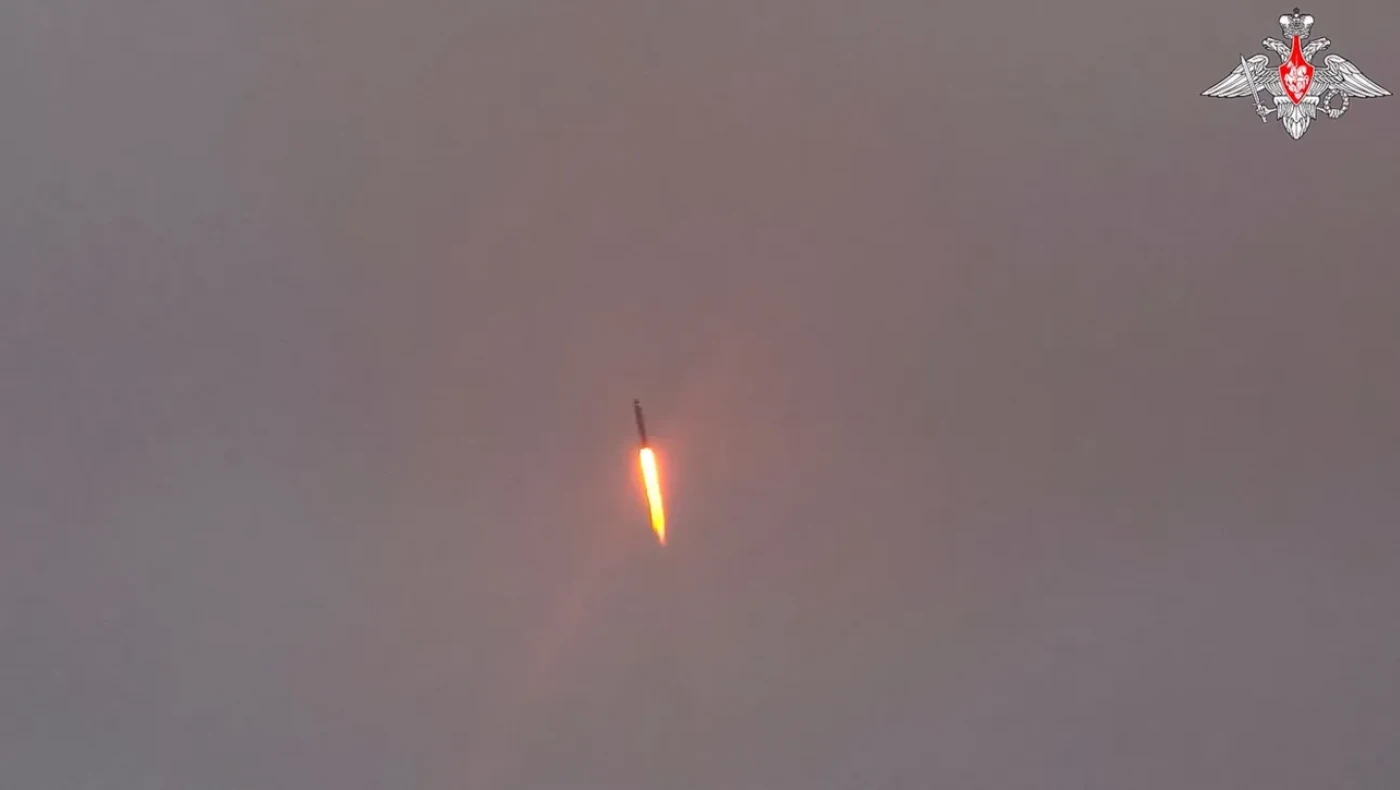 Ουκρανία: Τι γνωρίζουμε για τον «πειραματικό» μεσαίου βεληνεκούς βαλλιστικό πύραυλο της Ρωσίας