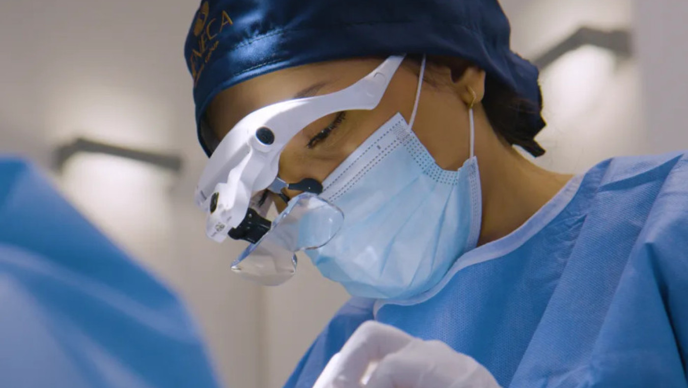 Μεταμοσχεύσεις μαλλιών μόνο από γιατρούς! Δεν παίζουμε με την υγεία μας...