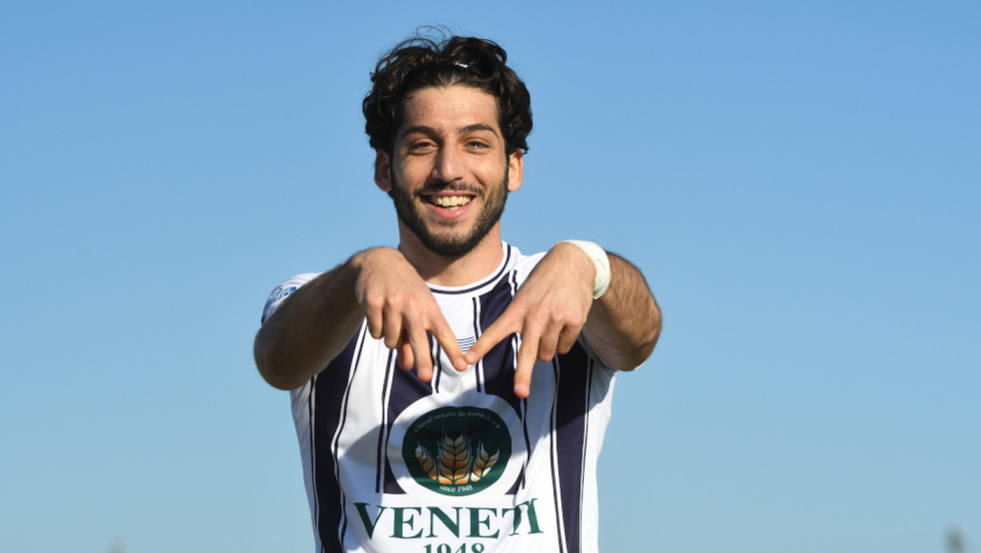 Πρόταση γάμου ο Τσιριγώτης - Ανεβαίνει τα σκαλιά της εκκλησίας ο πρώην παίκτης του Ηρακλή