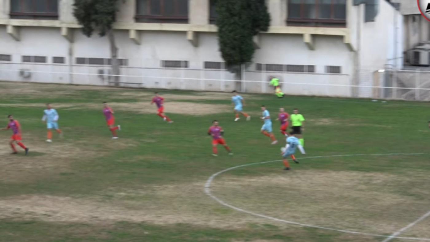 Γκολάρα σε αγώνα τοπικού: Κρέμασε τον τερματοφύλακα λίγο κάτω από τη σέντρα!