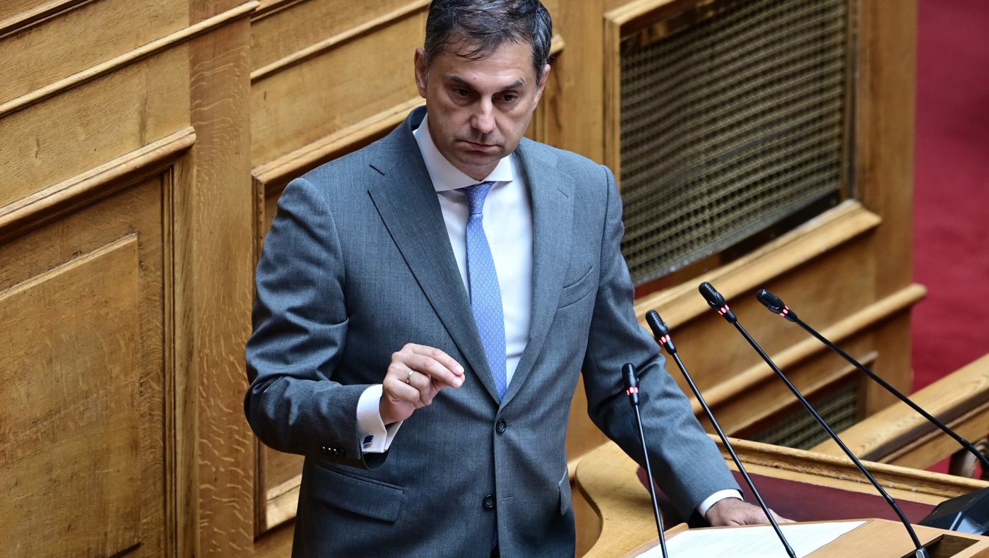 Θεοχάρης κατά Καρυπίδη: «Κανείς δεν μπορεί να απειλεί τον πρωθυπουργό»