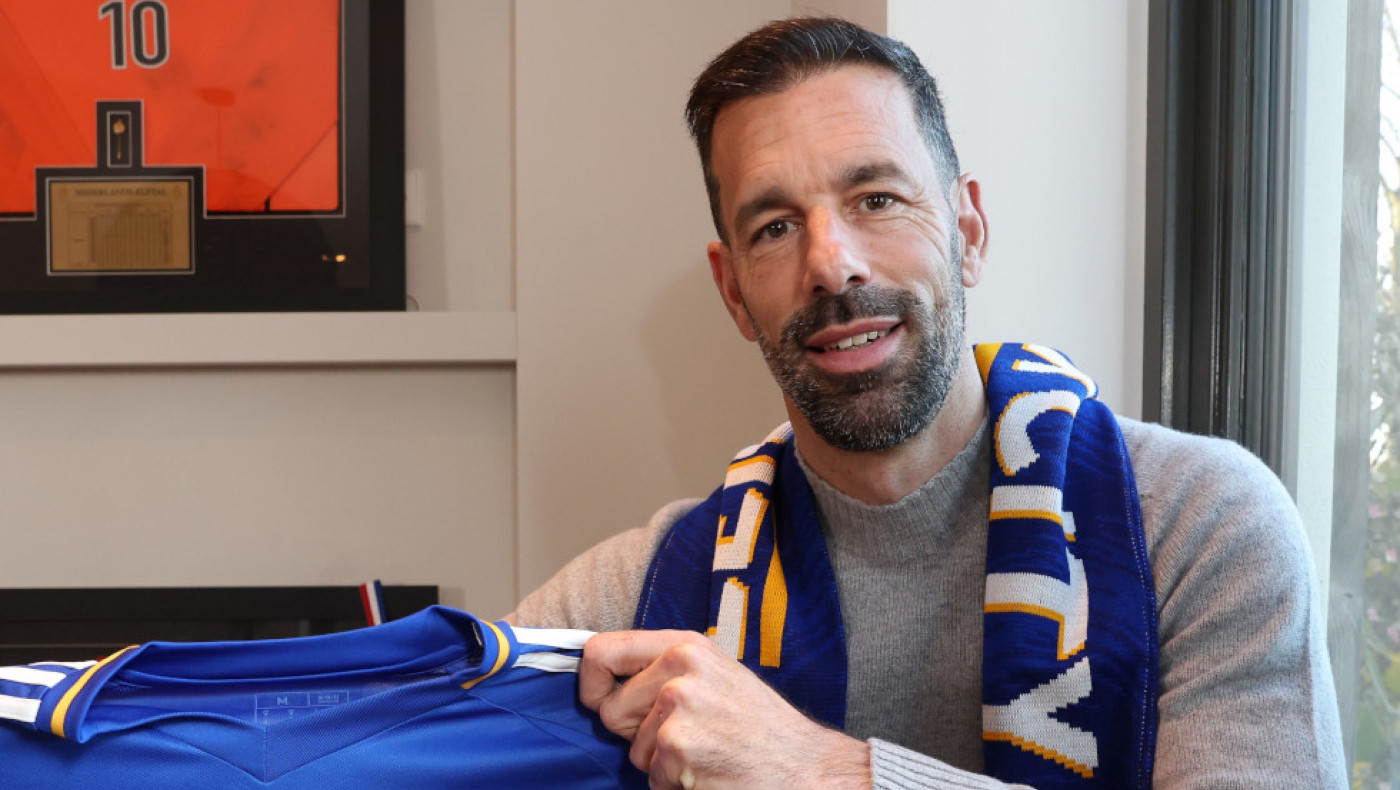 Η Λέστερ ανακοίνωσε τον Φαν Νιστελρόι