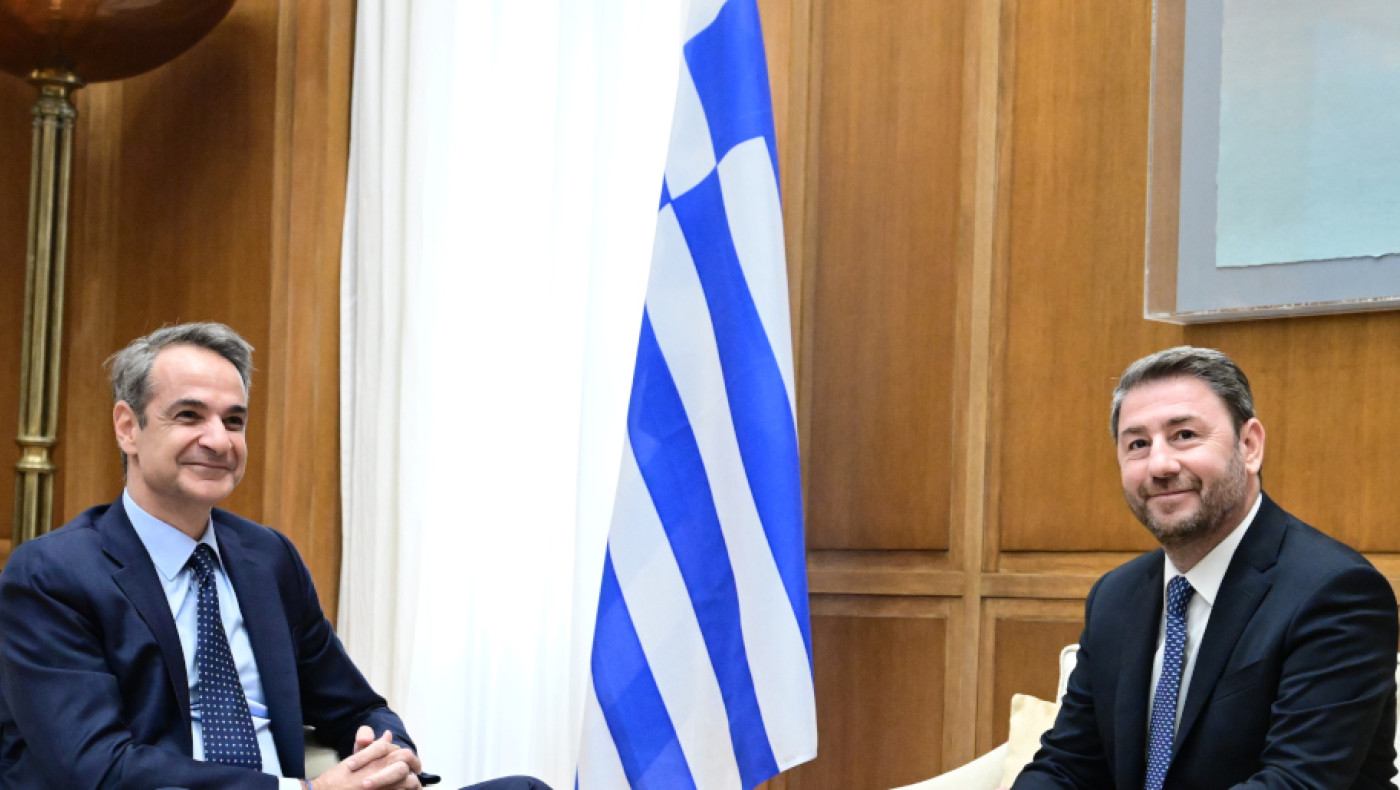 Τρία χρόνια μετά, συνάντηση Μητσοτάκη-Ανδρουλάκη σε καλό κλίμα