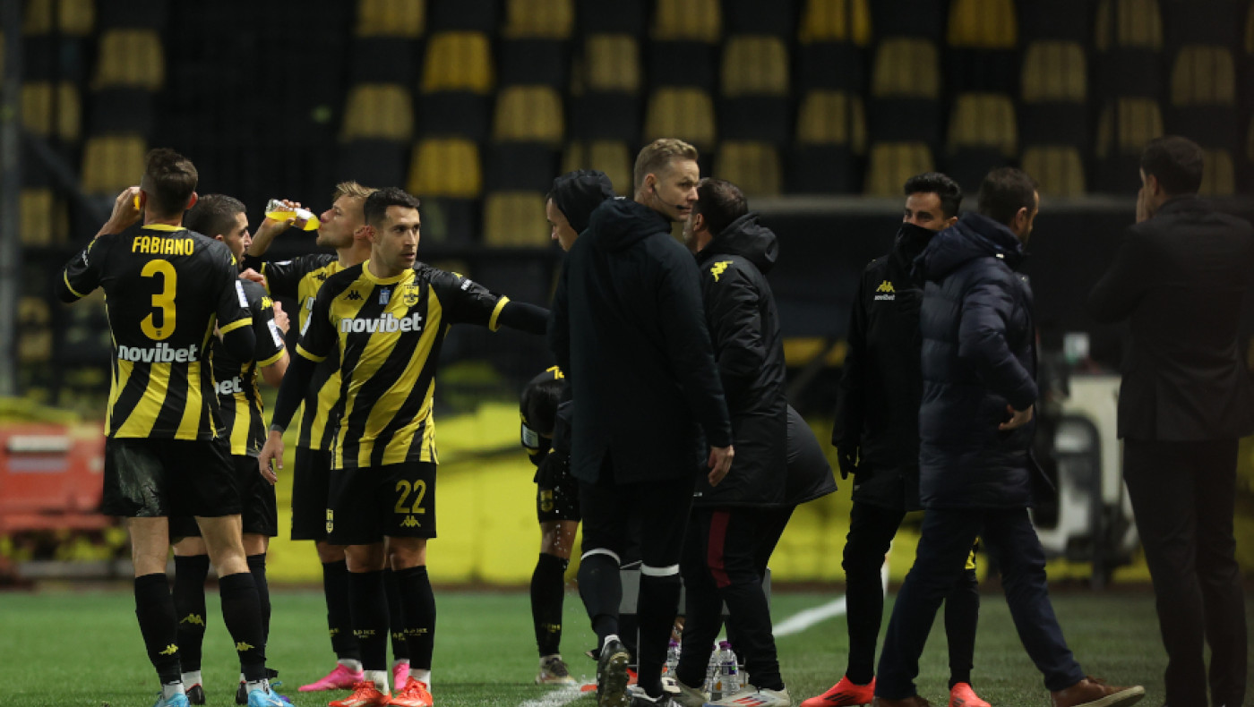 Άρης: Πώς ο Καρυπίδης έφτασε στο «αμήν» με Μάντζιο