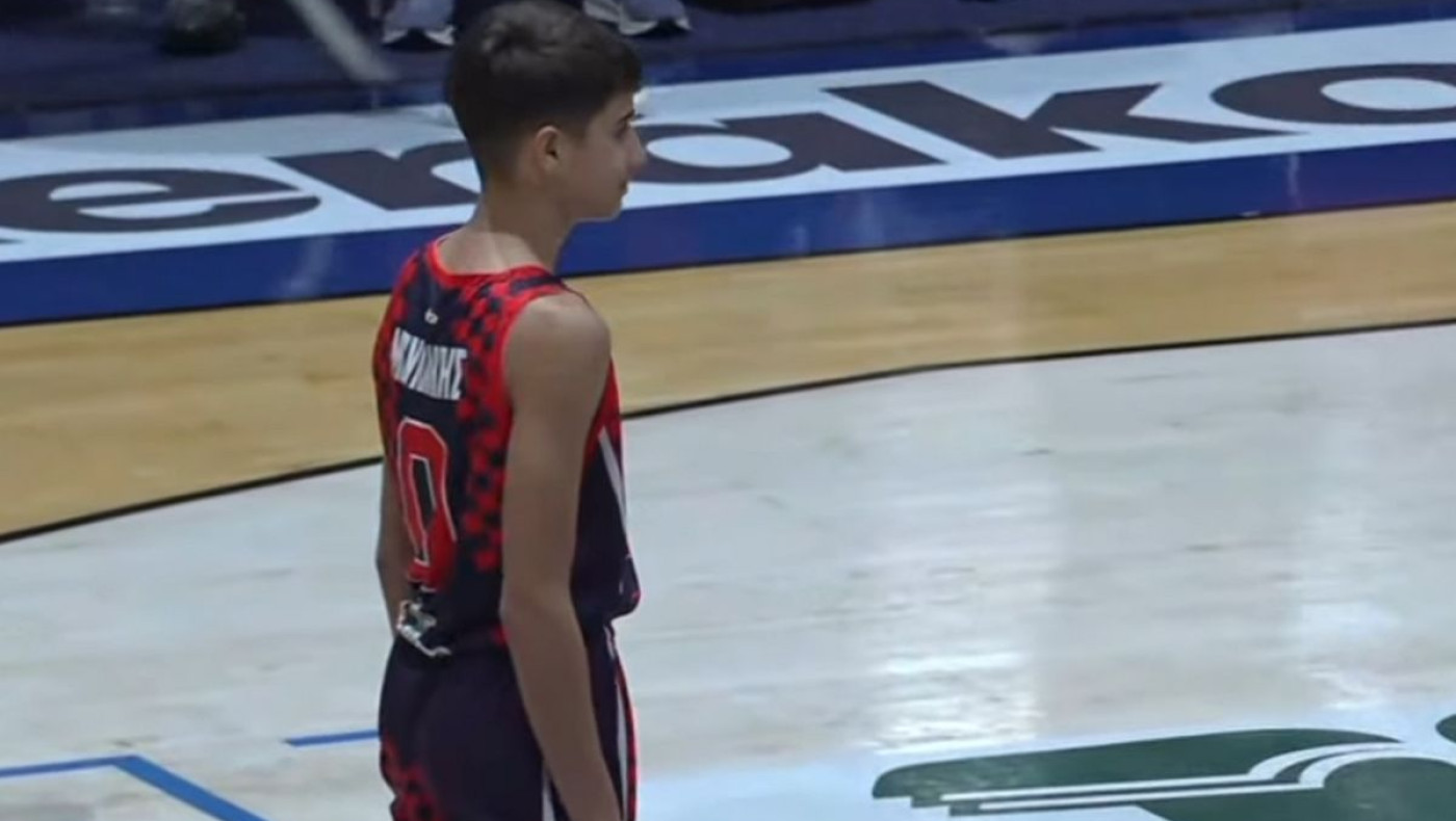 Έγραψε ιστορία στην Elite League ο 13χρονος Βαγγέλης Μουλλάκης!
