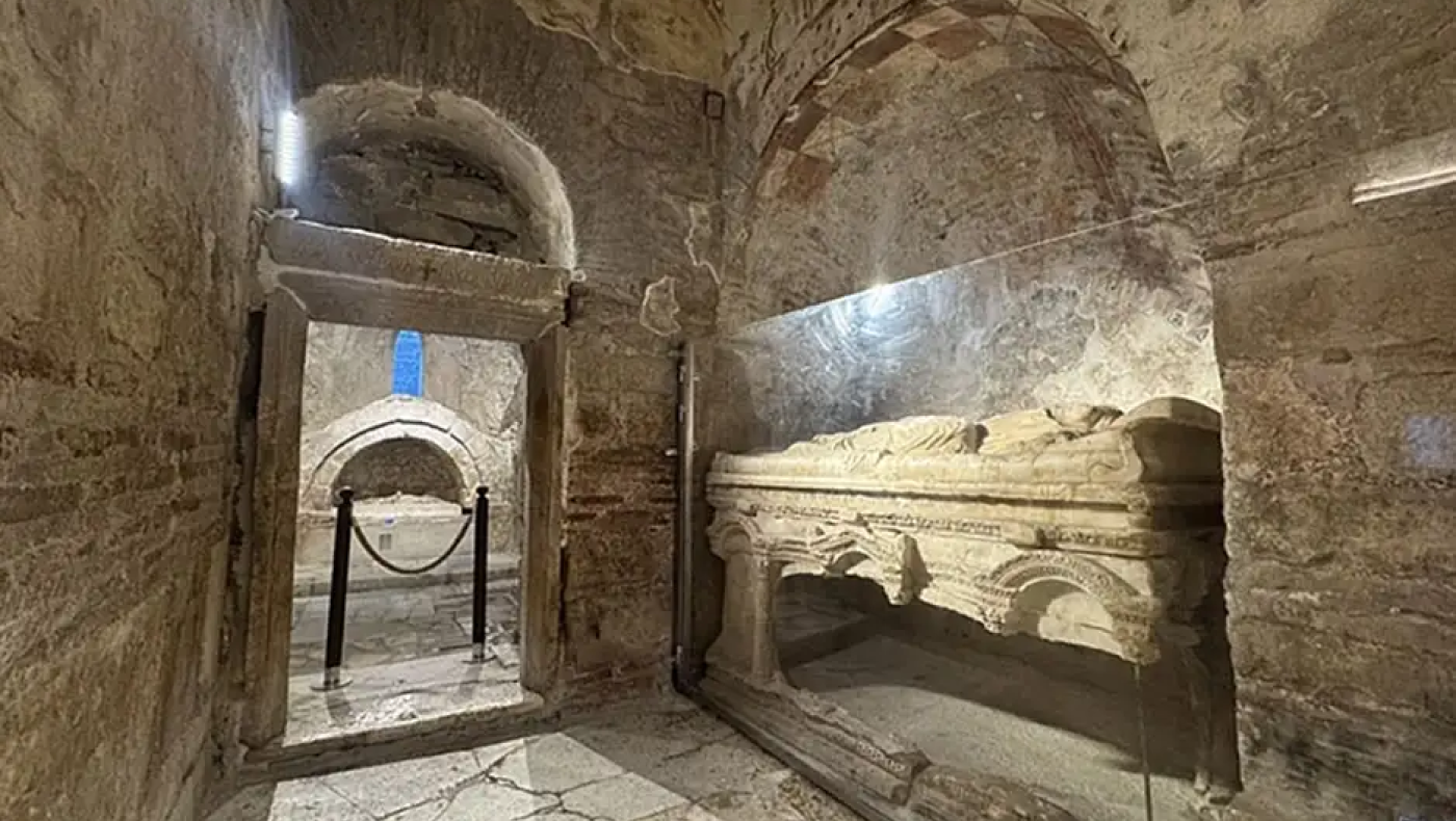 Πού εντοπίστηκε το πέτρινο φέρετρο του Αγίου Νικολάου