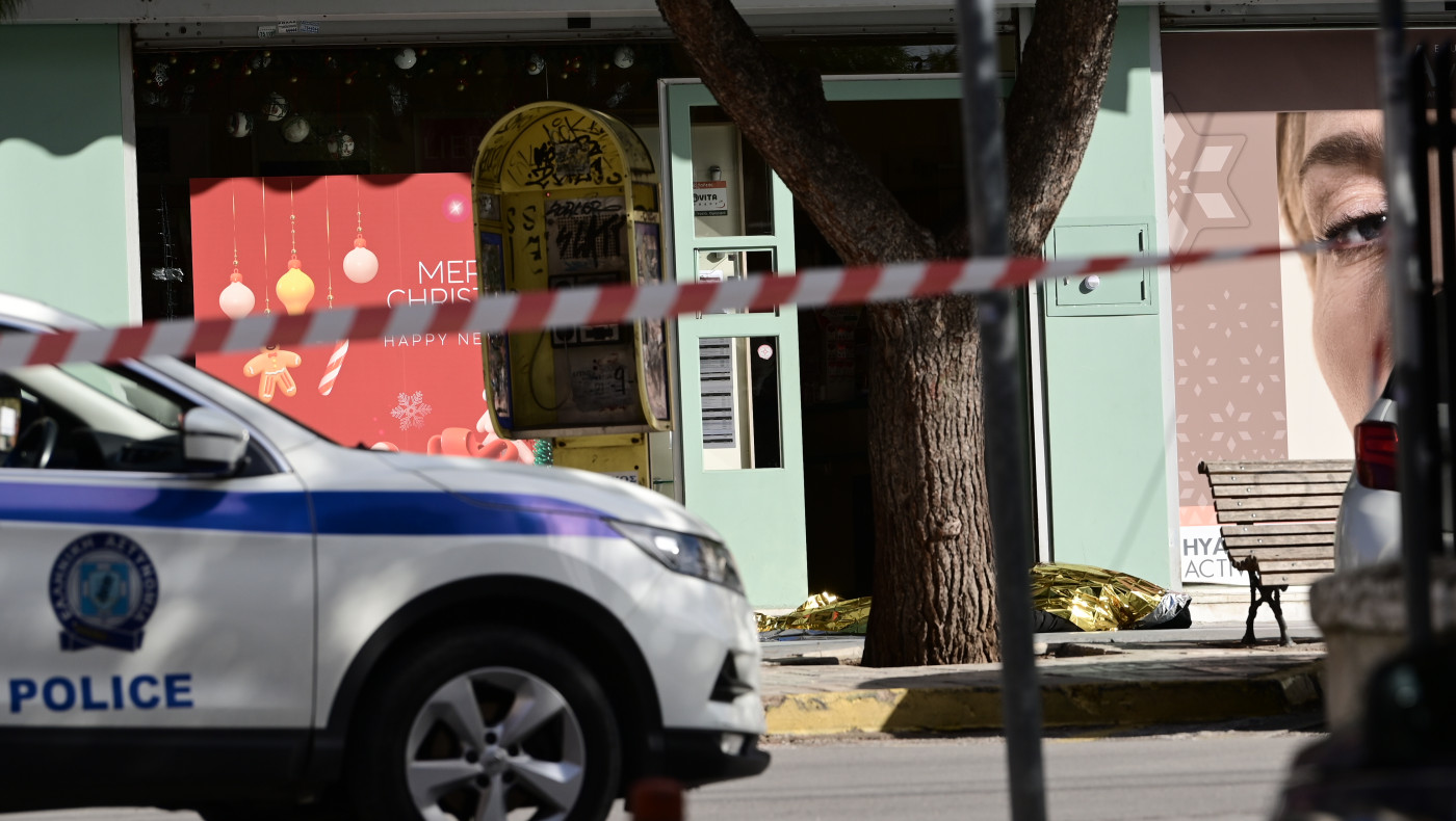 Γλυφάδα: Καρέ-καρέ οι κινήσεις του πιστολέρο