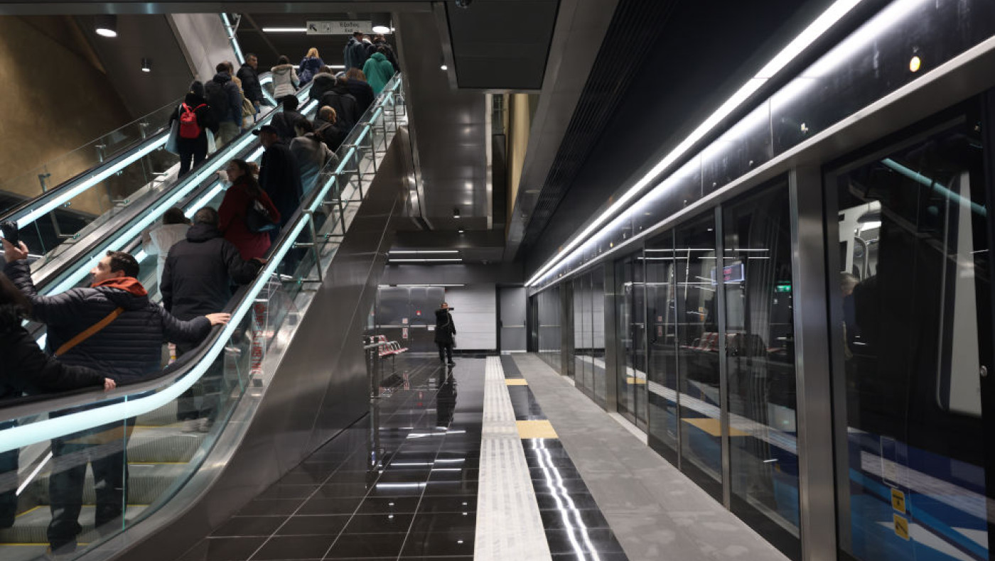 Μετρό Θεσσαλονίκης: Μπήκαν από καταπακτή και προκάλεσαν φθορές κοντά στον σταθμό «Νέα Ελβετία»