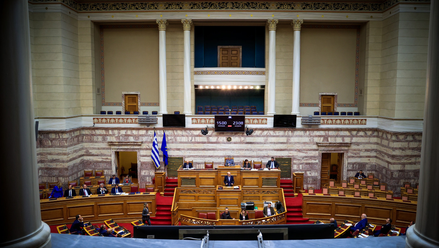 Αστυνομικός της Βουλής: Ποιον «καρφώνει» για τη μετάθεση ο πρώην φρούραρχος