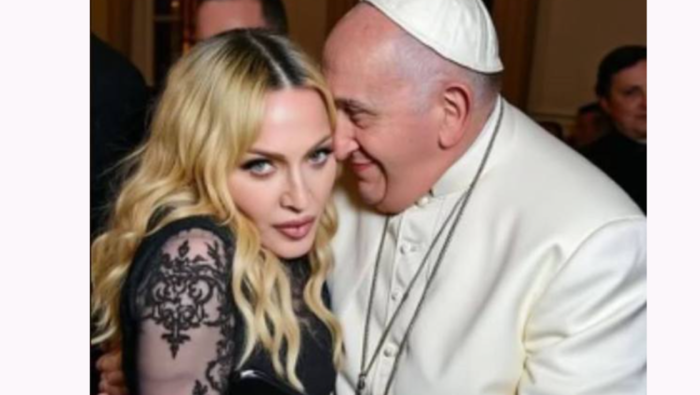 Χαμός με τις αγκαλιές Πάπα-Μαντόνα: Οι προκλητικές «φωτογραφίες»