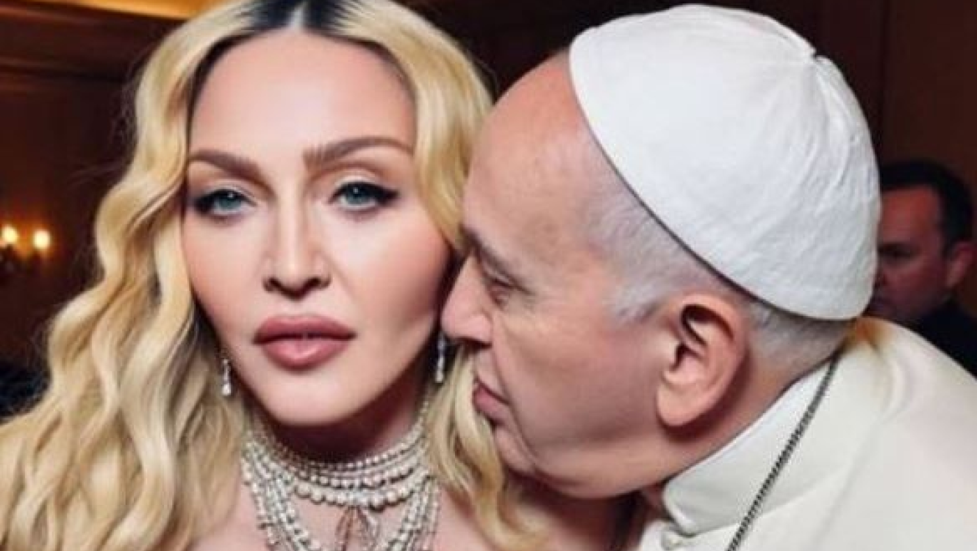 Μαντόνα: Πώς απαντούν οι φανς στις «ερωτικές περιπτύξεις» της με τον Πάπα Φραγκίσκο