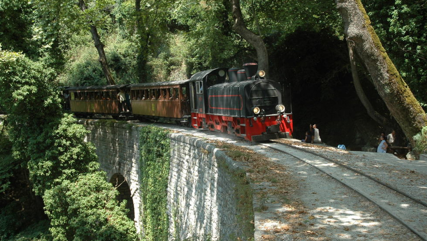 Μαγνησία: Εκτροχιάστηκε ο «Μουτζούρης» ανήμερα των εγκαινίων του