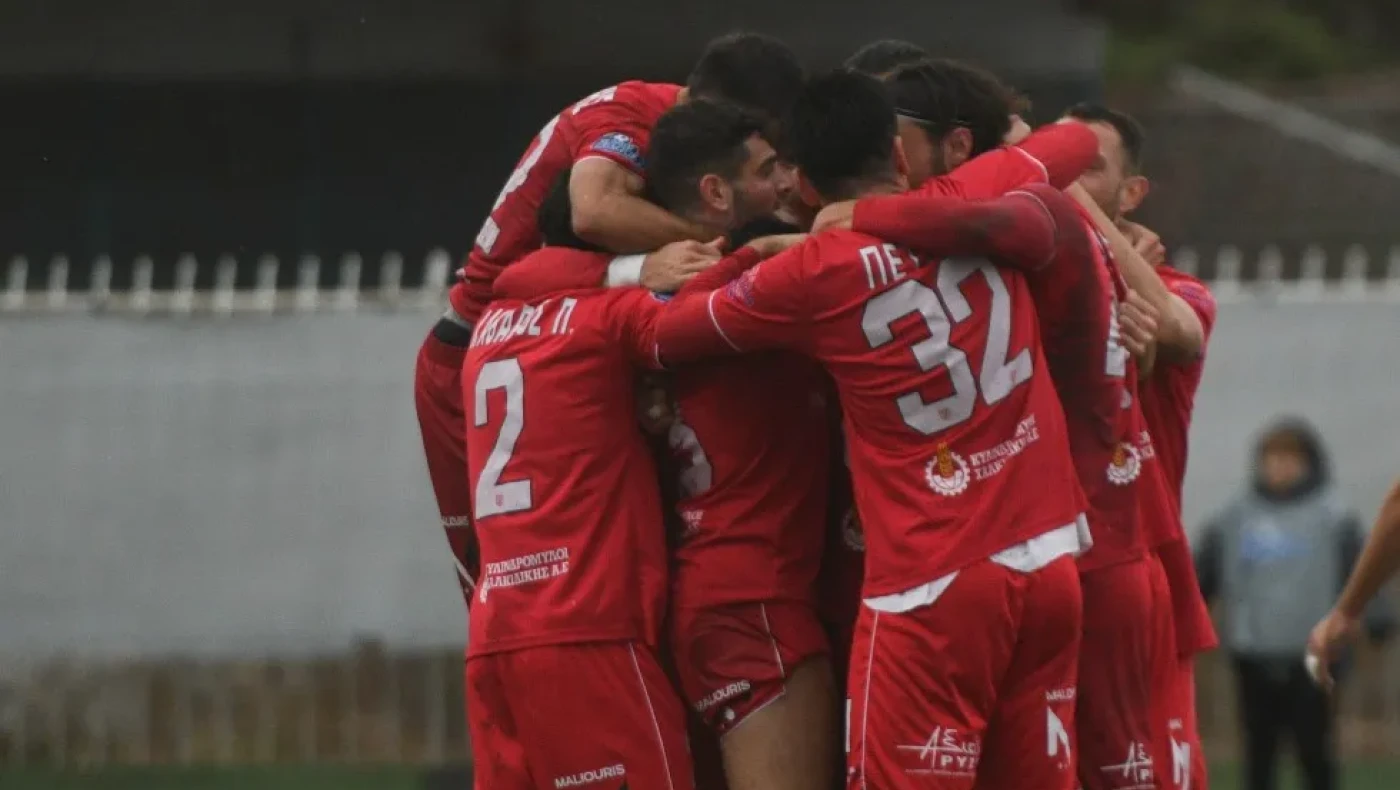 Καμπανιακός: Τριάδα αποχωρήσεων