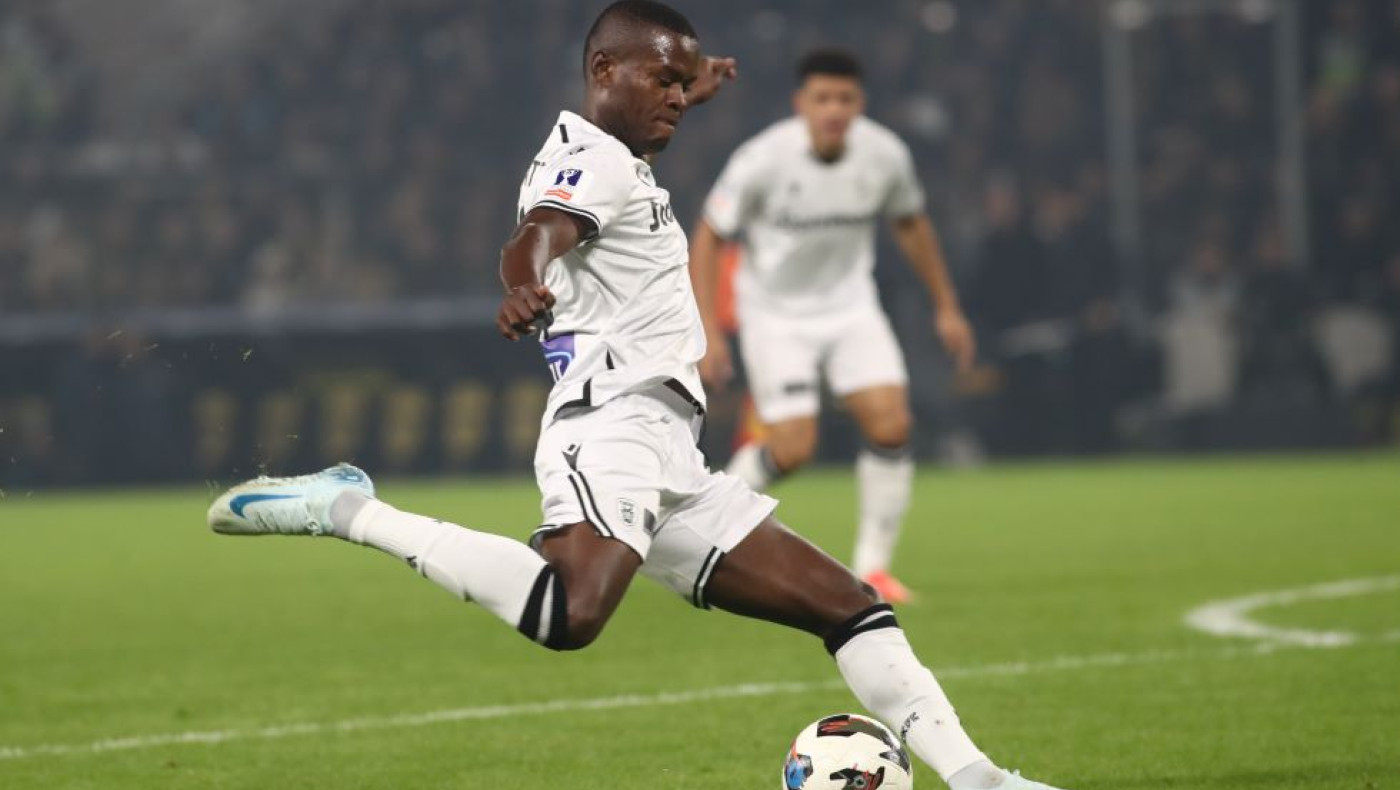 ΑΕΚ-ΠΑΟΚ: Ωραίο γκολ από τον Σαμάτα, ακυρώθηκε για οφσάιντ