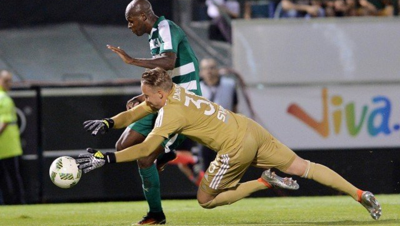 AΠΙΣΤΕΥΤΟ ΒΙΝΤΕΟ: Ο γκολκίπερ της ΑΪΚ πανηγύρισε γκολ που δεν μπήκε!