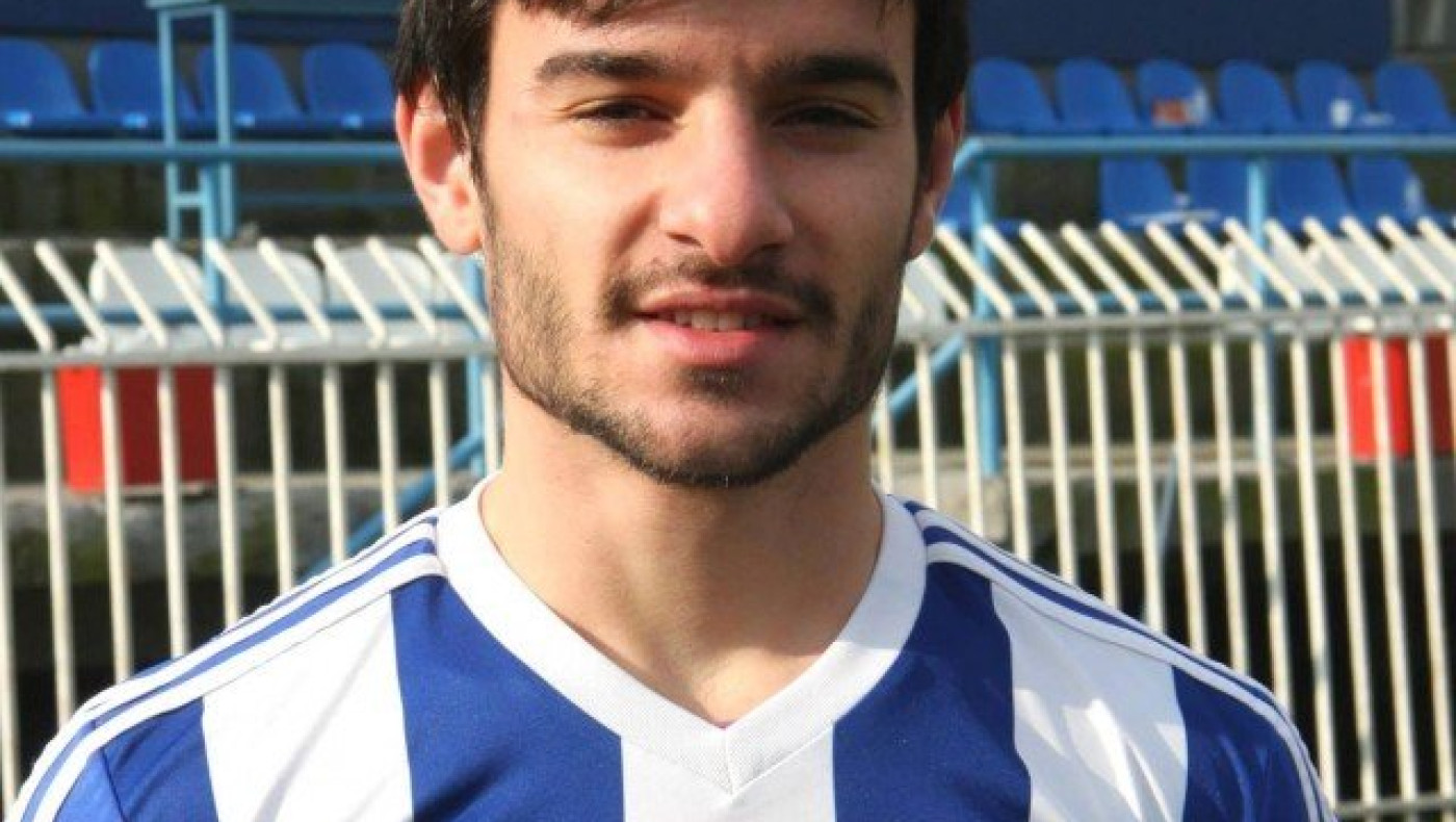 Απέκτησε         Αχαλινόπουλο           η       ΑΠΕΛ