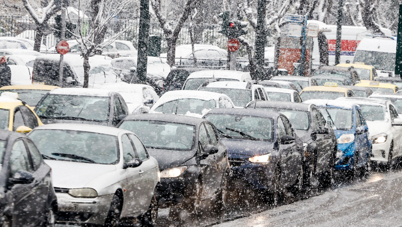 Θεσσαλονίκη: Στα «λευκά» ο Χορτιάτης - Στους δρόμους τα εκχιονιστικά