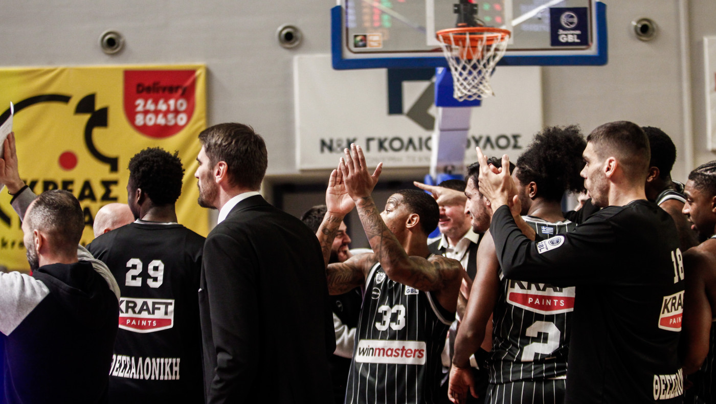 ΠΑΟΚ: Το τελετουργικό με τον κόσμο του μετά το διπλό στην Καρδίτσα