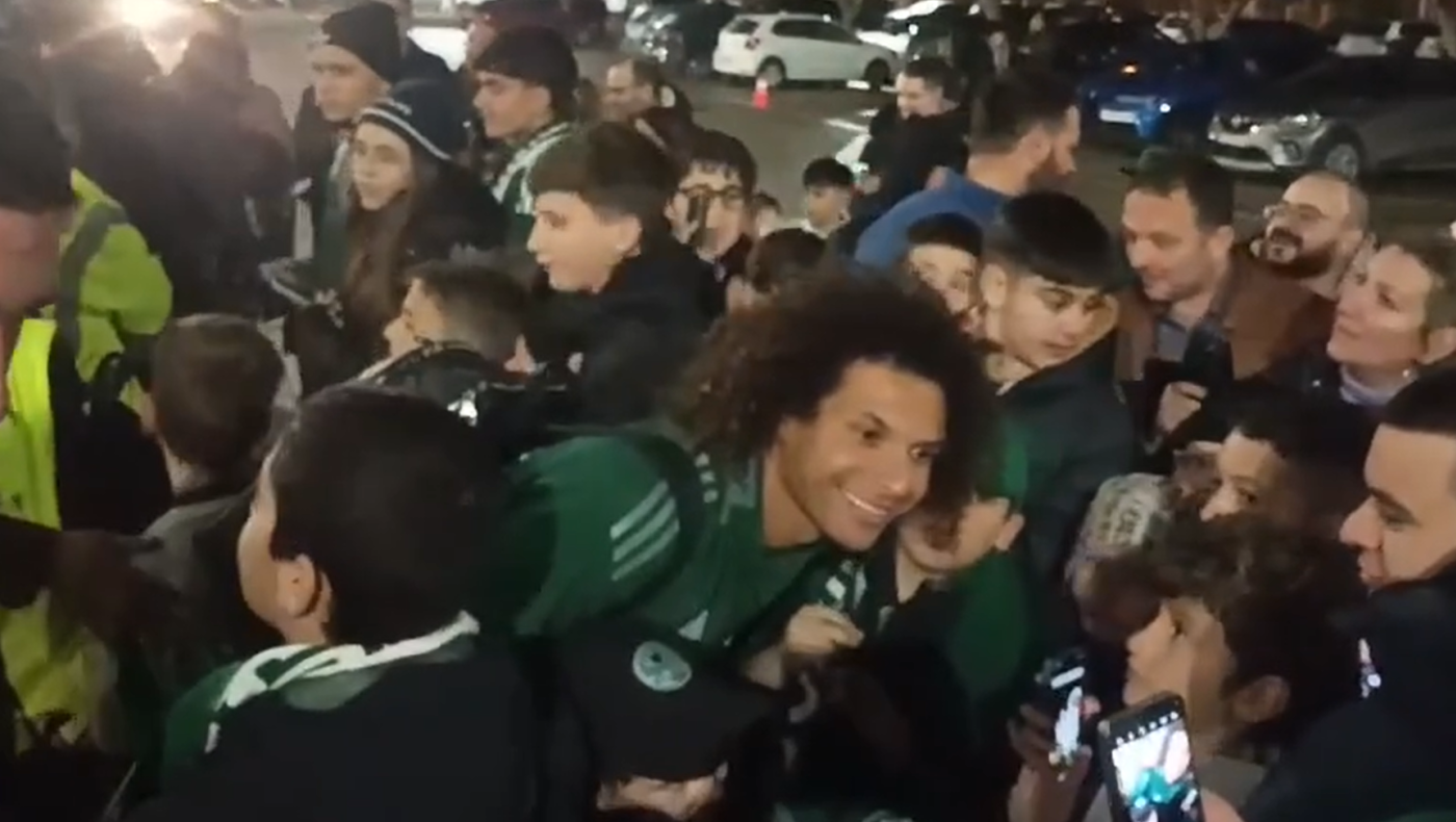 Παναθηναϊκός: Πιτσιρικάς πήρε φανέλα του Αράο από τον Ντεμέτριους!