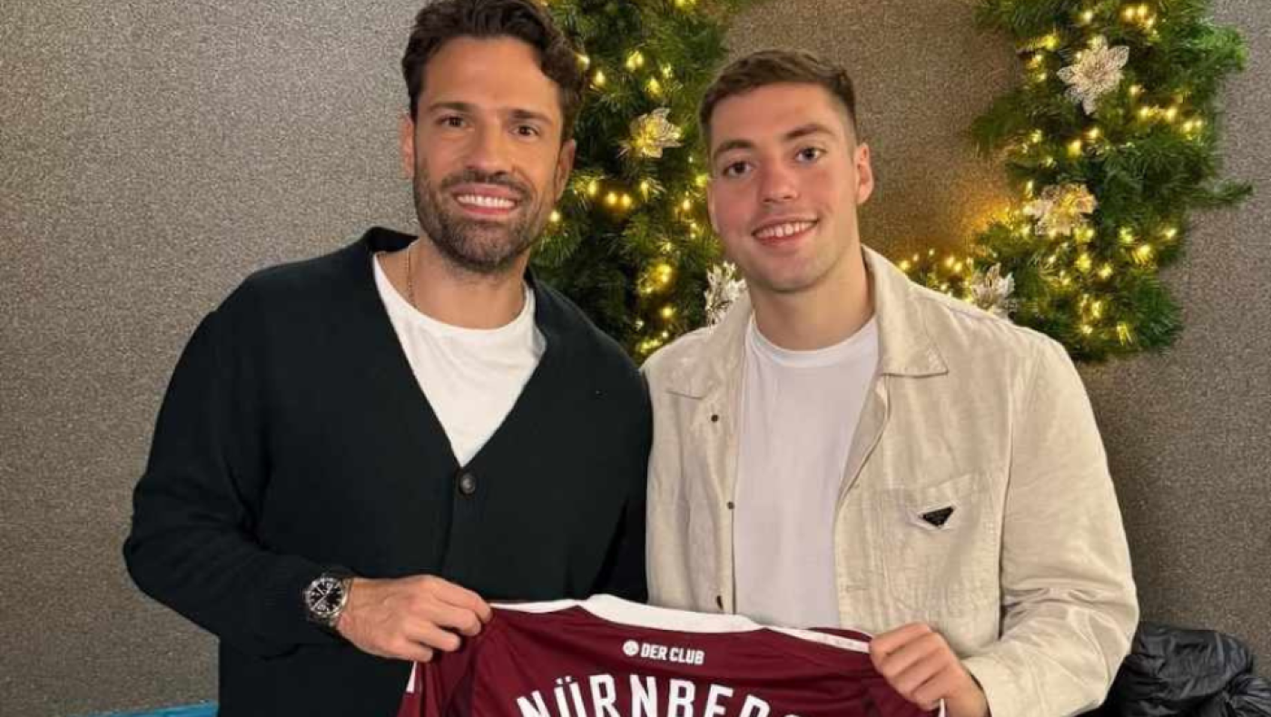 Συνάντηση του Στέφανου Τζίμα με τον Αργυρό και το δώρο του Έλληνα φορ