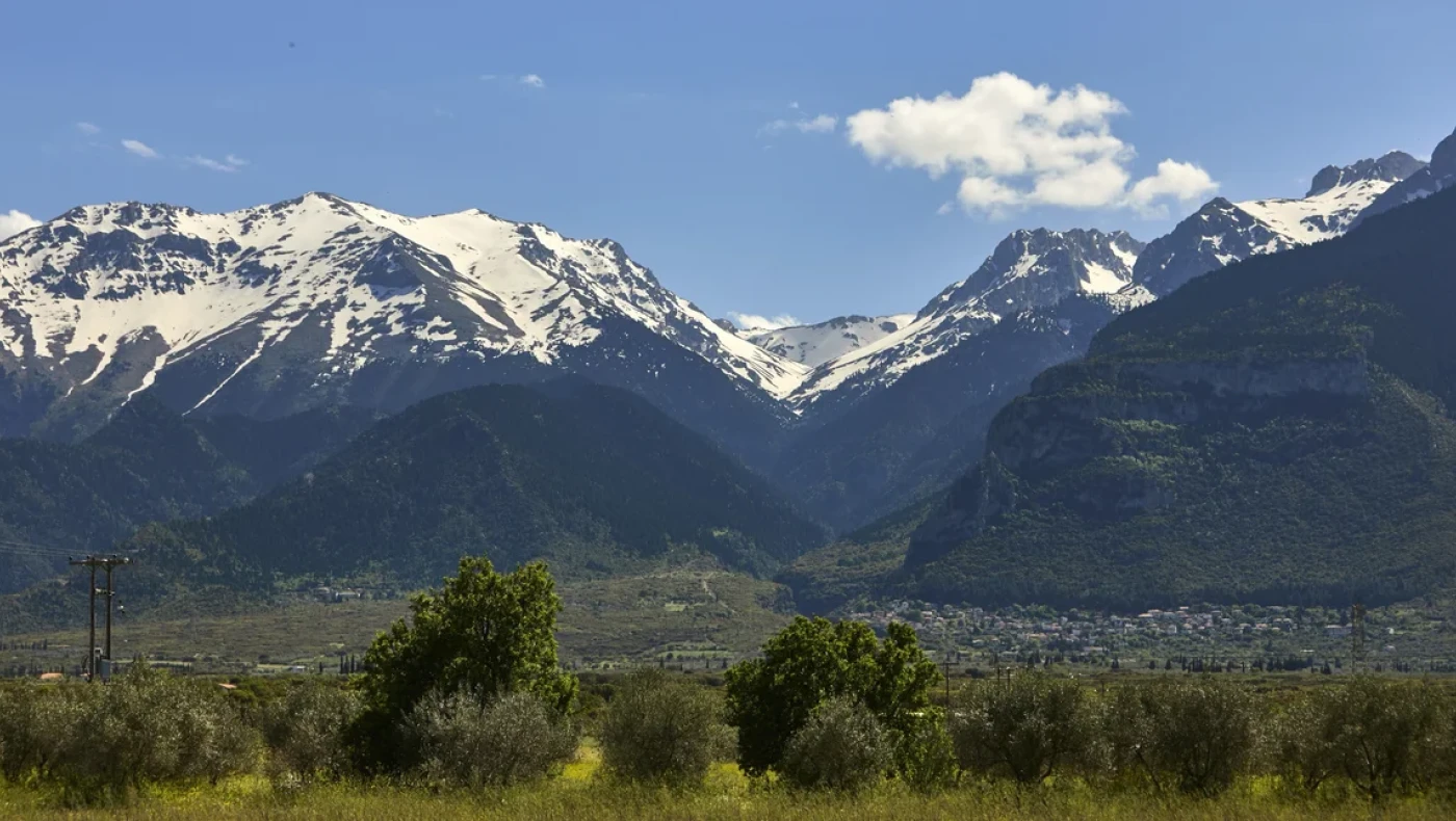 «Ποδαρικό» του 2025 με... 42 βαθμούς Κελσίου διαφορά -Οι θερμοκρασίες σε Χανιά και Παρνασσό