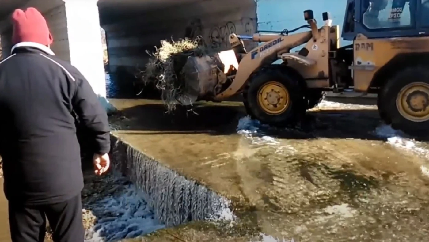 Θεοφάνεια-Κιλκίς: Χρειάστηκε μπουλντόζα για να βρεθεί ο σταυρός