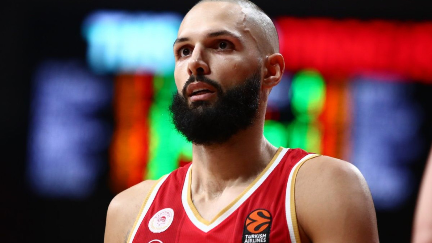 Μήνυμα Φουρνιέ στον κόσμο του Ολυμπιακού: «Χρειαζόμαστε τη στήριξη σας»