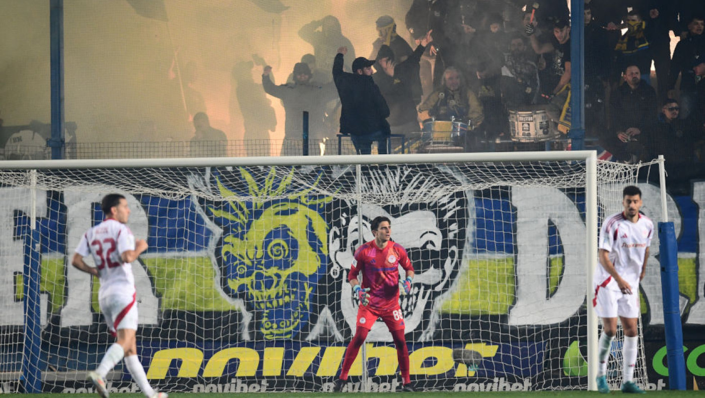 Το σύνθημα των οπαδών του Παναιτωλικού: «Με το έτσι, με το θέλω, το Πρωτάθλημα το έχουνε στημένο…»