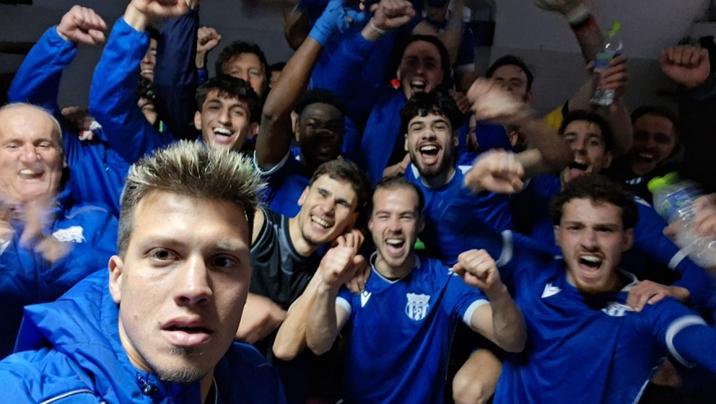 Έξαλλοι πανηγυρισμοί στα αποδυτήρια της Καλαμαριάς από τους παίκτες του Νέστου