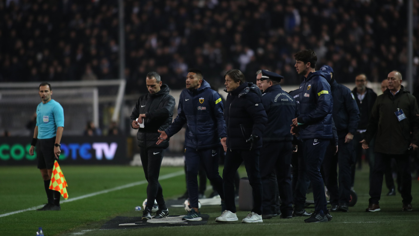 ΠΑΟΚ-ΑΕΚ: Αποβλήθηκε ο βοηθός του Αλμέιδα