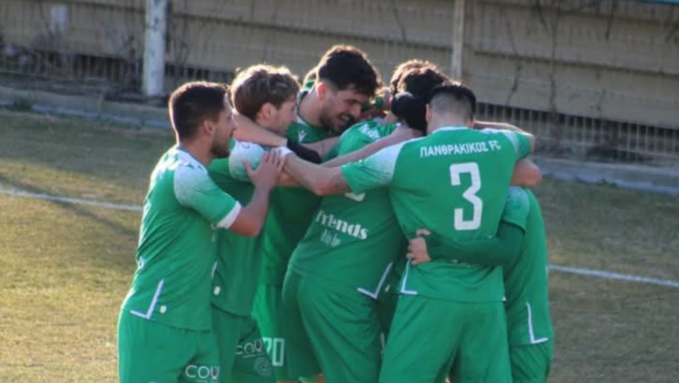 Πανθρακικός: Η παρουσία των φιλάθλων του στην Καλαμαριά - Ο ποδοσφαιριστής που δεν έχασε λεπτό