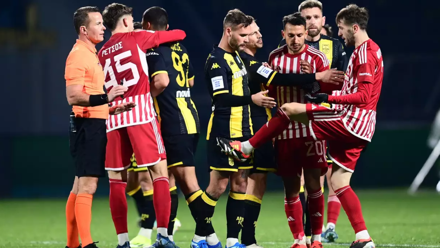 Απίστευτο: 0/8 σε ντέρμπι με Σκανδιναβούς διαιτητές ο Άρης!