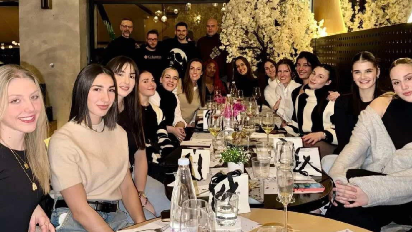 Πρώην ποδοσφαιριστής του Άρη παρέθεσε δείπνο στην ομάδα βόλεϊ των γυναικών