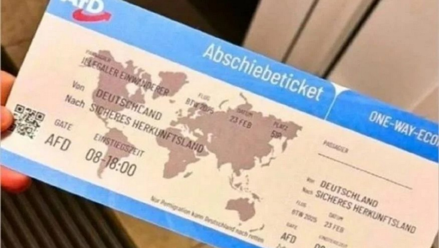 Χαμός στη Γερμανία: Το AfD μοίρασε φυλλάδια «εισιτήρια επιστροφής» για μετανάστες