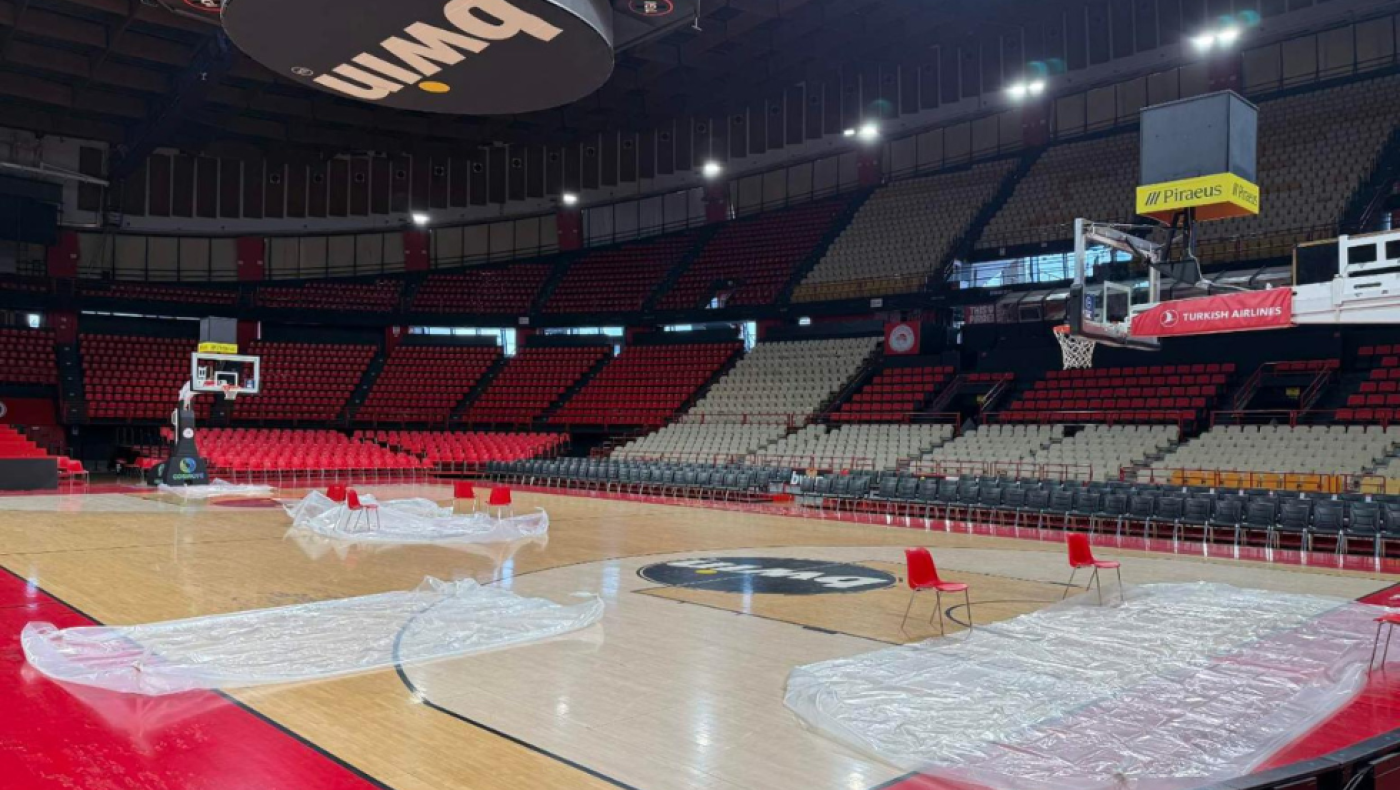 Με νάιλον το παρκέ στο ΣΕΦ: Δεν μπορεί να προπονηθεί ο Ολυμπιακός!