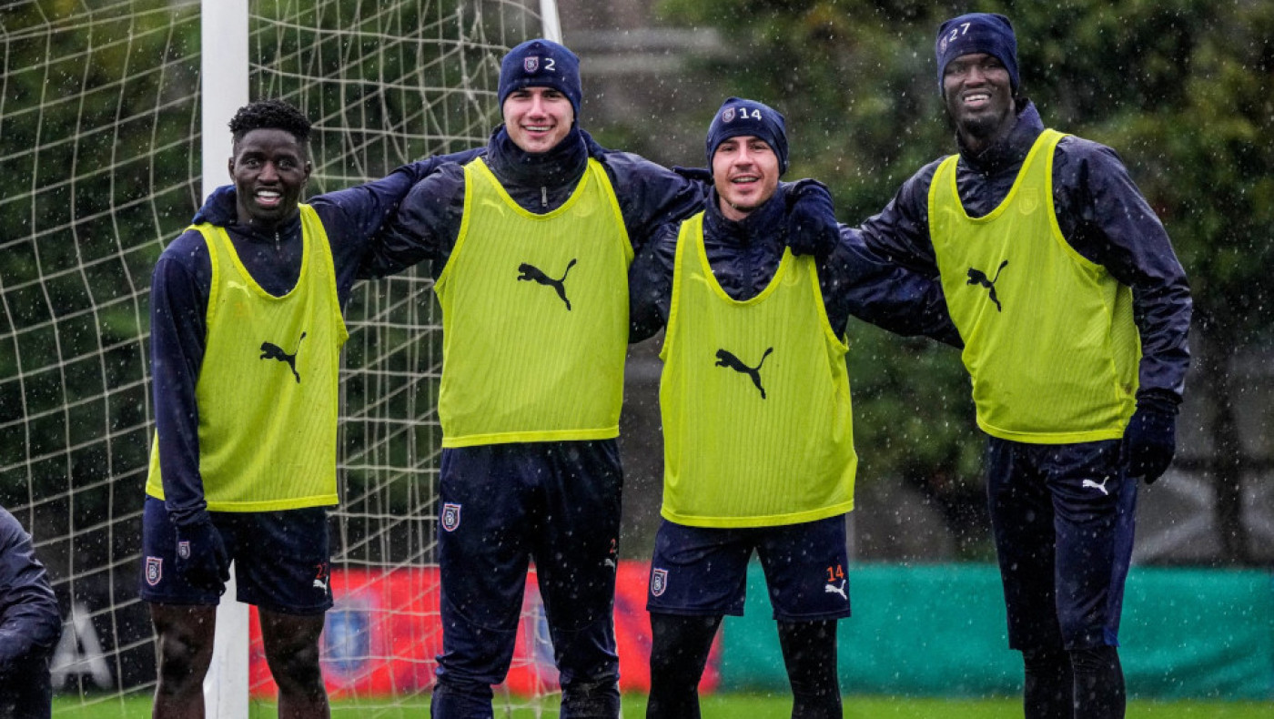 Ο Πέλκας έμεινε στον πάγκο στο νικηφόρο ματς της Μπασάκσεχιρ