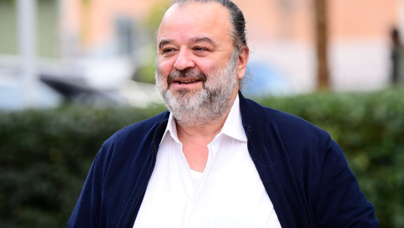 Δωρεά του Μάριου Ηλιόπουλου στη Σαντορίνη