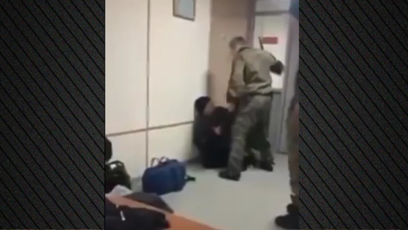 Ρωσία: Στρατονόμοι χτυπούν με γκλομπ τραυματίες Ρώσους στρατιώτες!